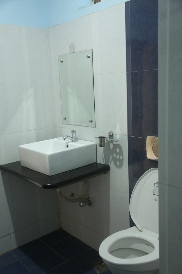 Hotel Dwaraka Paradise Hyderabad Exterior foto